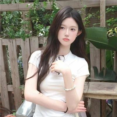 倒挂的爱丽丝